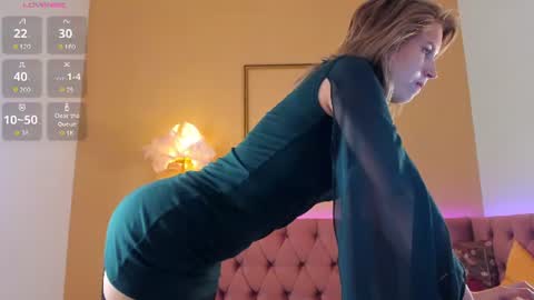 Lilian  online show from June 11, 2:53 am