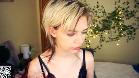 Lilian online show from November 12, 6:22 am