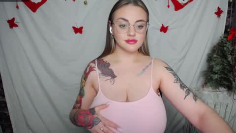 Snapshot of liliaterenzi_ chatting on December 21, 9:58 pm Lilia online show from December 21, 9:58 pm