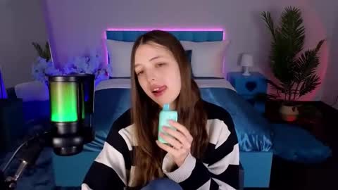 Lili Bakery online show from February 2, 2:32 am