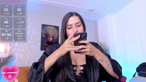 Snapshot of lilicooper_ chatting on December 13, 8:25 pm Lili Cooper online show from December 13, 8:25 pm