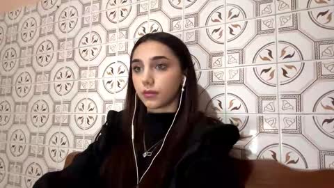 Lina online show from November 6, 10:15 pm