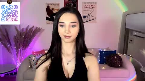 Lina online show from August 4, 11:00 pm