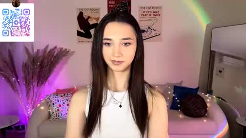 Lina online show from August 2, 11:30 pm