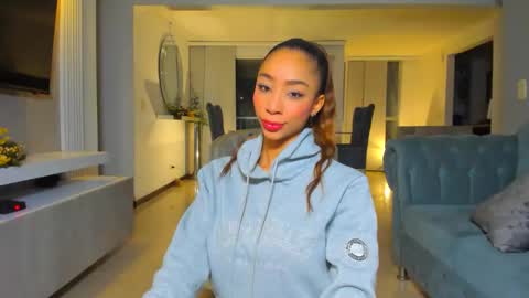 Lili  online show from January 8, 3:54 am