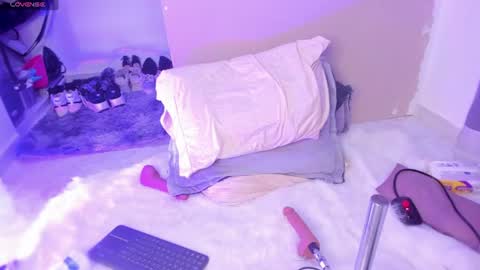 lilirouse online show from July 18, 1:02 pm