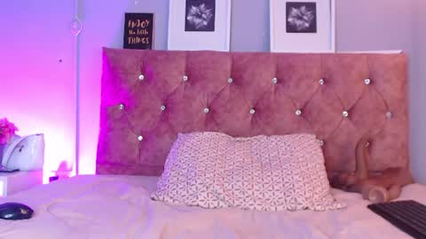 lilirousee online show from July 14, 7:07 pm