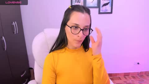 Snapshot of lilith01_ chatting on February 11, 11:33 pm Leidy online show from February 11, 11:33 pm