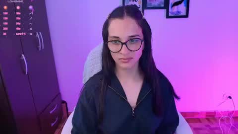 Snapshot of lilith01_ chatting on February 28, 11:03 am Leidy online show from February 28, 11:03 am