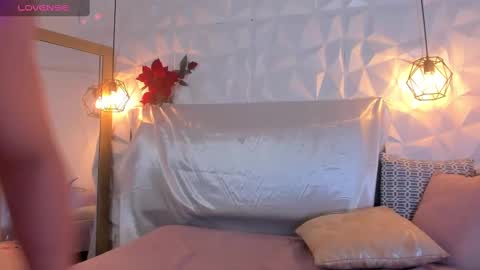 Snapshot of lilith__rosse chatting on January 29, 7:43 pm Lilith Rosse online show from January 29, 7:43 pm