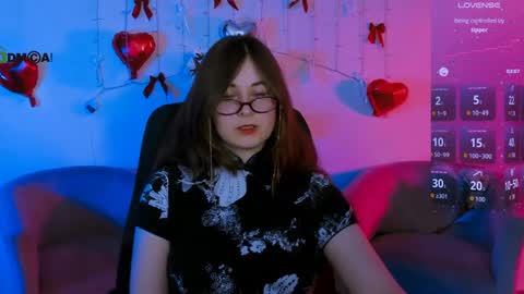 lilith_diva online show from May 1, 1:31 am