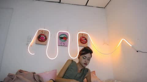 Lilith online show from May 6, 5:22 am