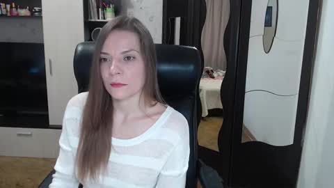 lilith small21 online show from March 18, 9:25 am