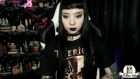 Snapshot of lilithmoon666 chatting on December 6, 12:02 am   online show from December 6, 12:02 am