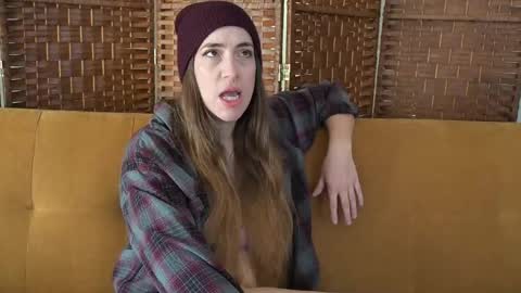 L online show from February 26, 5:23 pm