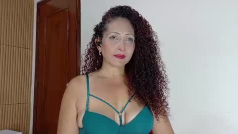 lilithphillis1 online show from July 17, 5:38 pm