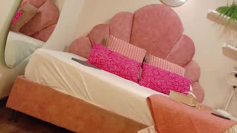 Snapshot of lilithsmith__ chatting on September 22, 11:19 am L I L I T H online show from September 22, 11:19 am
