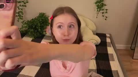  Lili Tiny  GMT2 3-10AM  MonTueWedThuSat online show from June 23, 3:26 am