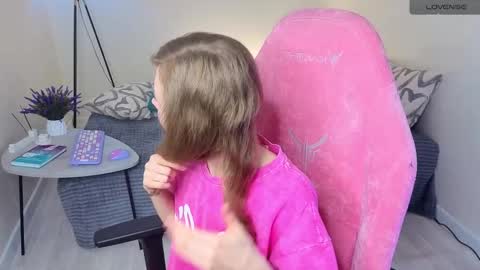 Snapshot of lill_mary chatting on March 10, 4:28 am Maria online show from March 10, 4:28 am