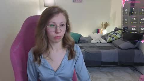 Snapshot of lill_mary chatting on October 9, 3:10 am Maria online show from October 9, 3:10 am