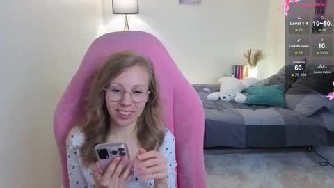 Snapshot of lill_mary chatting on October 8, 3:00 am Maria online show from October 8, 3:00 am
