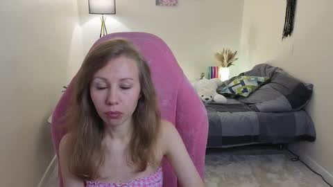 Snapshot of lill_mary chatting on October 12, 2:14 am Maria online show from October 12, 2:14 am