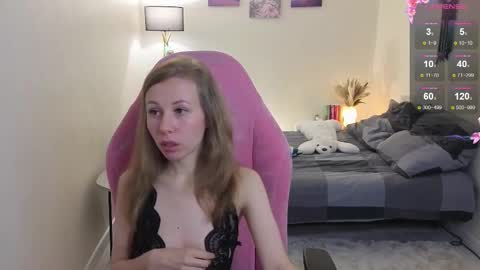 Snapshot of lill_mary chatting on October 13, 2:47 am Maria online show from October 13, 2:47 am