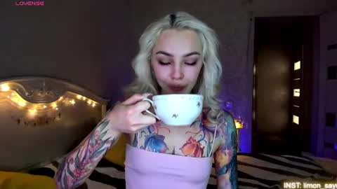 LilliMoore online show from July 1, 11:04 pm