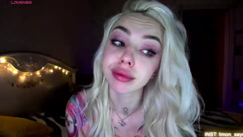LilliMoore online show from June 27, 11:22 pm