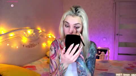 LilliMoore online show from March 17, 11:20 pm