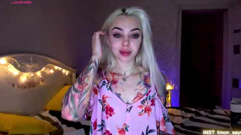 LilliMoore online show from July 7, 10:56 pm