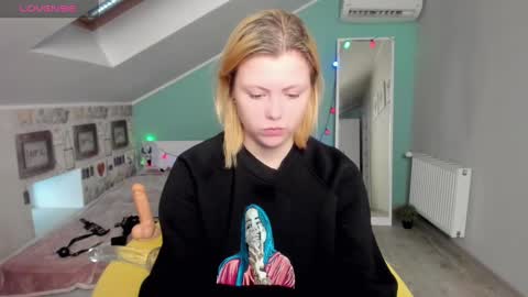 Snapshot of lillydepp chatting on December 13, 1:44 pm Lilly Depp online show from December 13, 1:44 pm