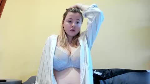 Lilly Depp online show from December 17, 12:42 pm