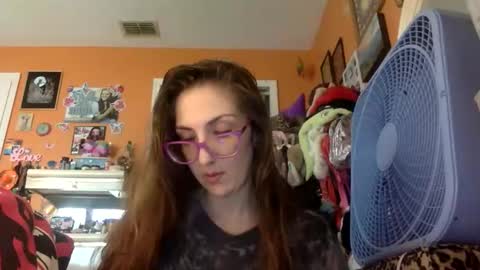 hi guys im back on here 3 online show from March 24, 10:04 pm