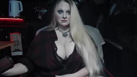 Lillyth Eden online show from December 2, 6:04 am