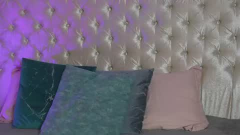 Lilou online show from July 10, 12:05 pm