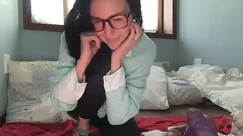 Lilrosiedoll online show from February 25, 5:30 pm