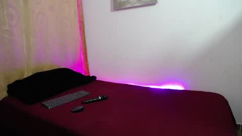lily_17_ online show from July 6, 12:05 am