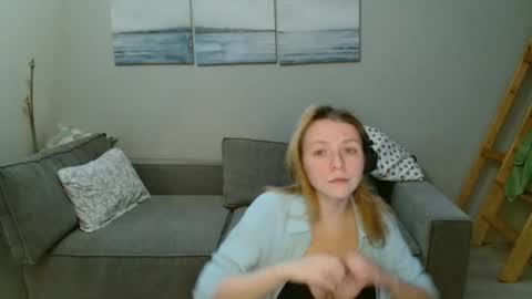 Lily dollyx online show from November 2, 2:09 pm