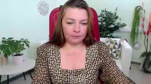 Snapshot of lily_flower7_ chatting on September 12, 6:57 am Lily online show from September 12, 6:57 am