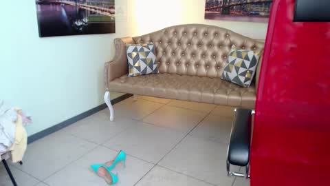 Lily online show from March 3, 7:25 am