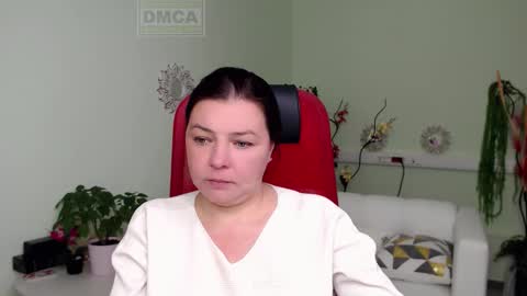 Snapshot of lily_flower7_ chatting on October 20, 4:59 am Lily online show from October 20, 4:59 am