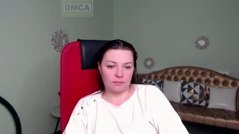 Snapshot of lily_flower7_ chatting on February 5, 4:06 am Lily online show from February 5, 4:06 am