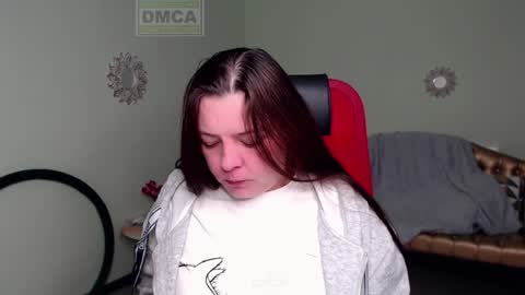 Snapshot of lily_flower7_ chatting on January 27, 6:41 am Lily online show from January 27, 6:41 am