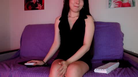 Snapshot of lily_litle chatting on December 3, 6:17 pm Lily Litle online show from December 3, 6:17 pm