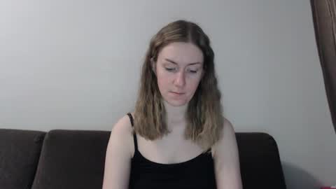 lily_love_x online show from July 28, 5:27 am