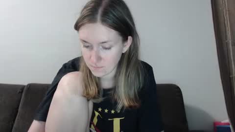 lily_love_x online show from August 2, 12:02 am