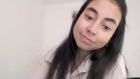 Lily Roberts online show from June 28, 6:14 pm