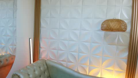 Lily Lauren online show from November 3, 12:42 pm