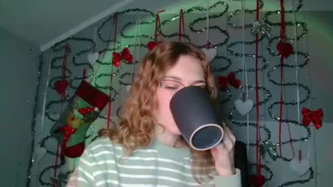 small lily online show from January 14, 7:13 am